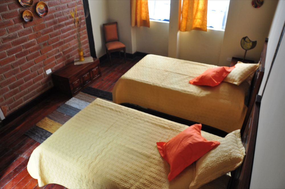 Boutique Portal De Cantuña Bed and breakfast Quito
